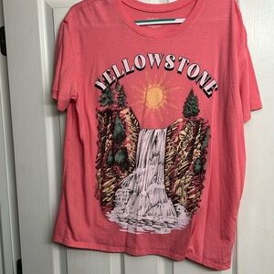 Yellowstone graphic T-shirt